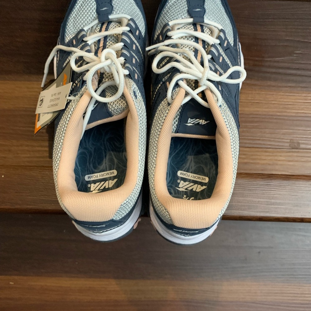 New Avia Women's Blue and Beige Athletic Shoes. Size 9.5 - Picture 5 of 10